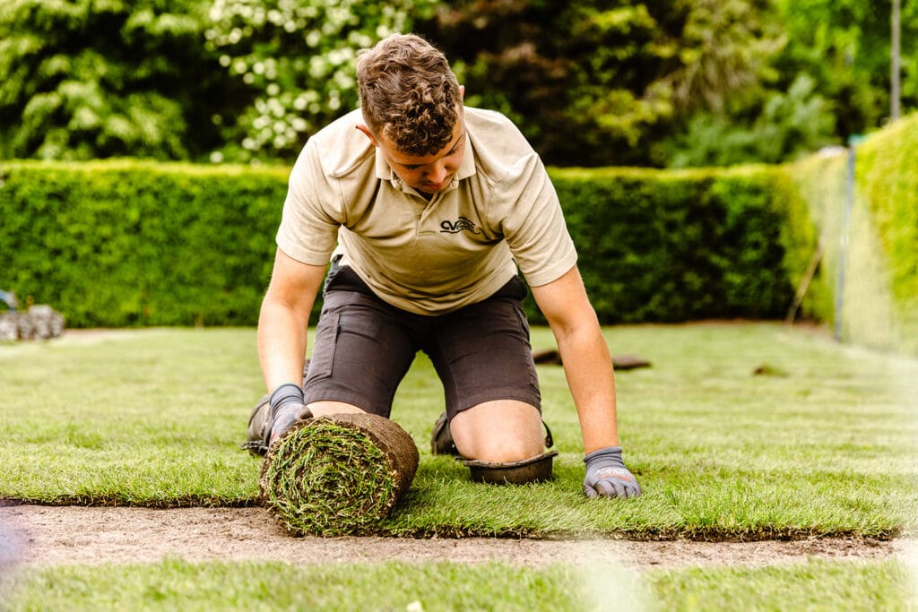 Professionele aanleg van graszoden door experts voor een snel en strak resultaat